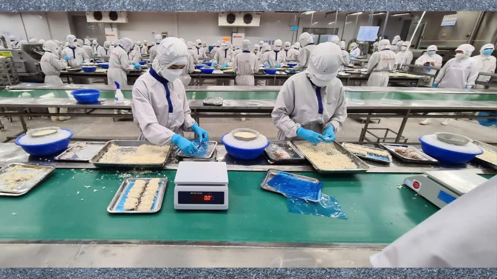 Reliable seafood supplier in Vietnam processing frozen seafood products in modern factory