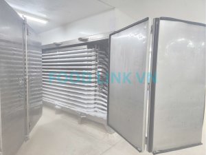 Evaluation of seafood processing plant in Vietnam with customer visit